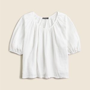Swingy puff-sleeve top in cotton-linen blend gauze